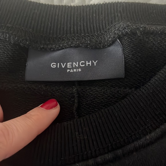 givenchy - Picture 3 of 5